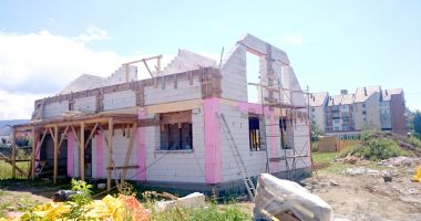 Stire din Economie : Se respectă sau nu standardul nZEB la construirea clădirilor rezidenţiale?