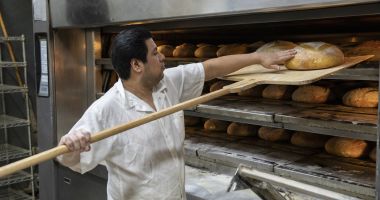 Stire din Economie : Ce trebuie să facă IMM-urile şi PFA-urile care vor facturi compensate la energie şi gaze