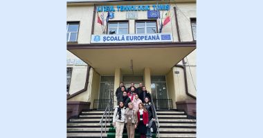 Bine că avem smartlab, dar nu și WC! Școala 30 și Liceul "Tomis" nu au suficiente grupuri sanitare - 3