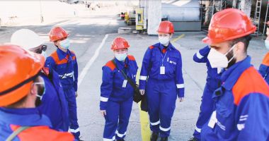 Stire din Economie : Rompetrol pregăteşte generaţia de mâine a energeticienilor