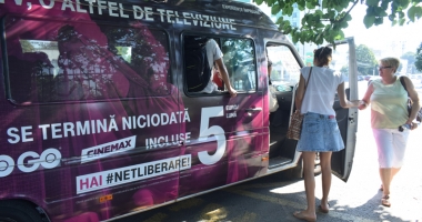 "Mizeria" afacerii maxi-taxi, ascunsă sub preș! Protecție din umbră pentru "coșciugele" pe patru roți - 3