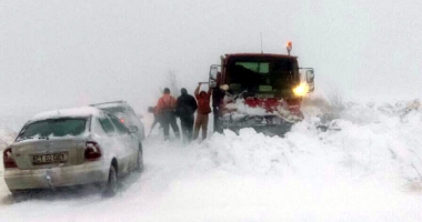 Iarna s-a dezlănțuit, la Constanța! Circulația, blocată pe mai multe drumuri din județ - 2