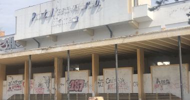 Ruine și buruieni! "Palatul festivalurilor" din Mamaia, un monument al neputinței - 2