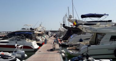 Un vis împlinit la pensie. Pasiunea pentru pescuit l-a făcut să investească într-o ambarcaţiune de familie - 3