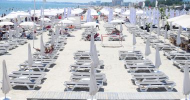 Stire din Economie : 2022 va fi anul litoralului Mării Negre. „Există preţuri pentru toate buzunarele!”