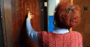 Stire din Cetățenești : "Nu deschid ușa sectoristului și să-i deschid vecinei?!"