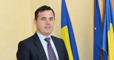 Stire din Politică-Administrație : PNL vrea ca salariații din mediul privat să poată primi două salarii în plus