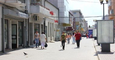Stire din Cetățenești : V-a aterizat o cărămidă-n cap  pe drumul spre muncă? Ce faceți?