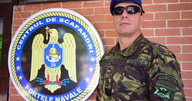Stire din Eveniment : Povești nespuse din trupele comando. "Mă țineam de parașută doar  cu mâinile. Nu aș mai repeta niciodată"