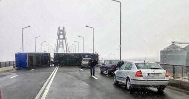 Iarna s-a dezlănțuit, la Constanța! Circulația, blocată pe mai multe drumuri din județ - 3