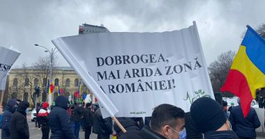 Fermierii s-au unit şi au protestat în faţa Guvernului. „Irigaţiile sunt mai importante pentru noi” - 3