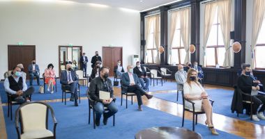 Premierul Florin Cîţu, mesaj de la Constanţa. „Deschiderea sezonului estival se va face în două etape” - 3