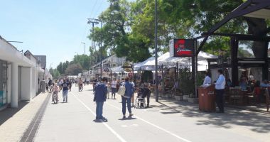 Stire din Economie : De necrezut! Mamaia, perla litoralului românesc, s-a decojit şi arată jalnic!