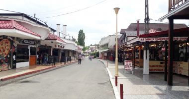 Satul de Vacanţă, uitat de autorităţi. Canalul care leagă cele două lacuri, focar de infecţie - 2
