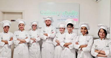 De la copilăria în orfelinat, la un viitor în arta culinară. „Nu trebuie să vină angajați din Bangladesh, să le dăm lor o șansă” - 3