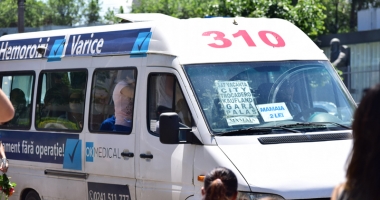 "Mizeria" afacerii maxi-taxi, ascunsă sub preș! Protecție din umbră pentru "coșciugele" pe patru roți - 5