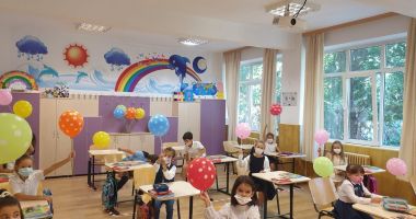 Prima zi de şcoală, în pandemie. Copii veseli, părinţi îngrijoraţi - 10