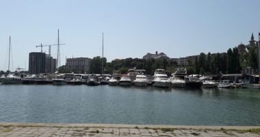 Un vis împlinit la pensie. Pasiunea pentru pescuit l-a făcut să investească într-o ambarcaţiune de familie - 4
