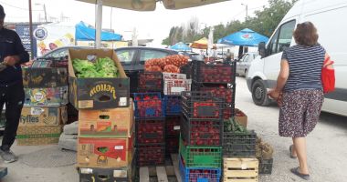 Comerţ ca în Evul Mediu la târgul de legume-fructe de pe varianta Constanţa-Ovidiu - 5