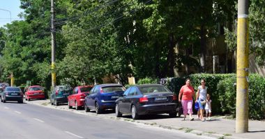 Trotuarele Constanței, transformate în locuri de parcare. Nesimțire sau lipsă de soluții? - 7