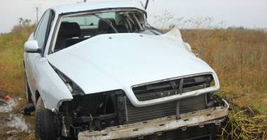Galerie FOTO / Fapte de "vitejie" cu mașini bulgărești. A fugit de la locul accidentului și a intrat sub un tir. Șoferul: beat și fără permis - 2