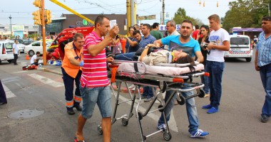 Atenție, imagini ȘOCANTE! Carnagiu în Tomis III. Pietoni spulberați de pe trecere de un șofer care făcuse infarct / VIDEO - 2