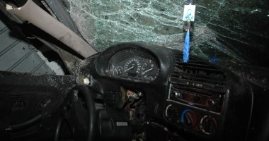 IMAGINI TERIBILE! Un bărbat BEAT ȘI FĂRĂ PERMIS a făcut praf o spălătorie auto - 3