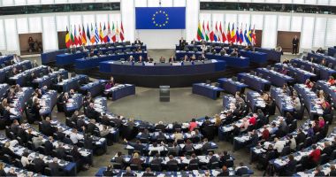 Stire din Economie : Acord politic pentru un mediu online sigur și responsabil