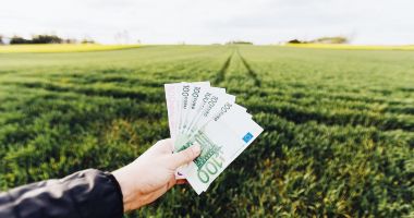 Agricultorii din Uniunea Europeană vor beneficia de noi ajutoare financiare