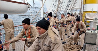 Stire din Eveniment : A început Regata Mării Negre! Mărturiile marinarilor de la bordul Bricului "Mircea"