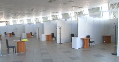 A început vaccinarea cu Moderna. Astăzi s-a deschis şi centrul de la Pavilionul Expozițional - 2