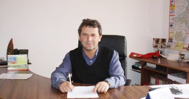 Stire din Politică-Administrație : Referendumul pentru schimbarea numelui satului Coroana din comuna Albeşti se va organiza în 2024