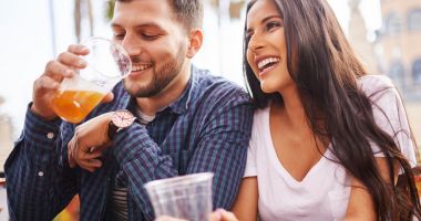 Stire din Sănătate : Alcoolul nu este sănătos. Consumaţi-l cu măsură!