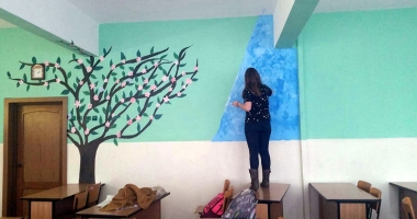 Stire din Cultură-Educație : Elevi cărora le pasă. Iată ce lasă Alexandra școlii unde a învățat opt ani