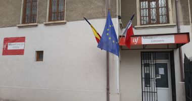 Distincţie înaltă pentru prof. Vasile Nicoară, directorul Colegiului Naţional „Mircea cel Bătrân” - 2
