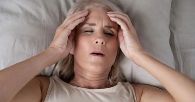 Stire din Sănătate : Nu ignoraţi durerile de cap! Există riscul de a fi suferit un anevrism cerebral