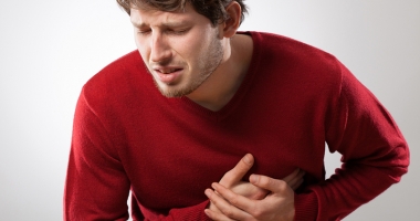 Stire din Sănătate : Angina pectorală, strigătul inimii pentru oxigen. Frigul și efortul, principalii factori declanșatori