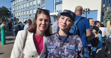 Militari de la 15 ani. Bobocii Colegiului Național "Alexandru Ioan Cuza", pregătiți pentru viața în armată - 3