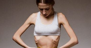 Stire din Sănătate : Fuga de mâncare! Atenţie la primele semne de anorexie, la adolescenți