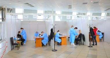 Stire din Social : Apel la populaţie să se vaccineze împotriva COVID. „Nicio altă măsură nu ne ajută!”
