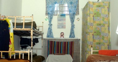 Stire din Eveniment : Arestații din subsolul Poliției Constanța se plâng că dorm toată ziua