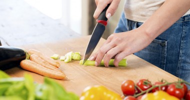 Stire din Cetățenești : Ar trebui îmblânzite regulile "prea aspre" ale postului ortodox?