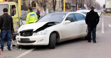 Stire din Eveniment : Tariful RCA, calculat în funcție  de amenzile de circulație,  dotările mașinii și vârsta șoferului