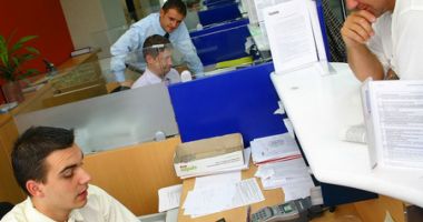 Stire din Economie : Atacurile guvernanților împotriva sistemului bancar au amorțit piața creditelor