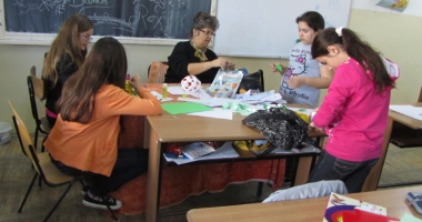 Stire din Cultură-Educație : Atenție, elevi, nu vă jucați cu absențele! Se contorizează și în "Școala Altfel"