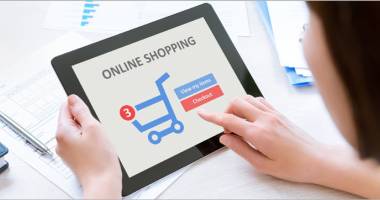 Stire din Eveniment : Atenție la țepele date la cumpărăturile online! Cum sunt fraieriți constănțenii