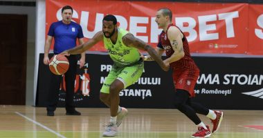 Stire din Sport : Show total în Sala Sporturilor. BC Athletic, victorie de senzaţie cu Dinamo Bucureşti