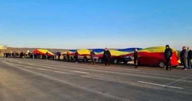 Parlamentarii de la AUR Constanța au trecut Prutul. „Trebuie să facem mai mult pentru fraţii noştri” - 2