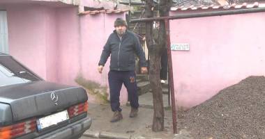 Averea ascunsă a unei grupări de proxeneți  din Constanța: arsenal de luptă și ducați de aur - 5
