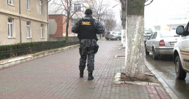 Averea ascunsă a unei grupări de proxeneți  din Constanța: arsenal de luptă și ducați de aur - 7